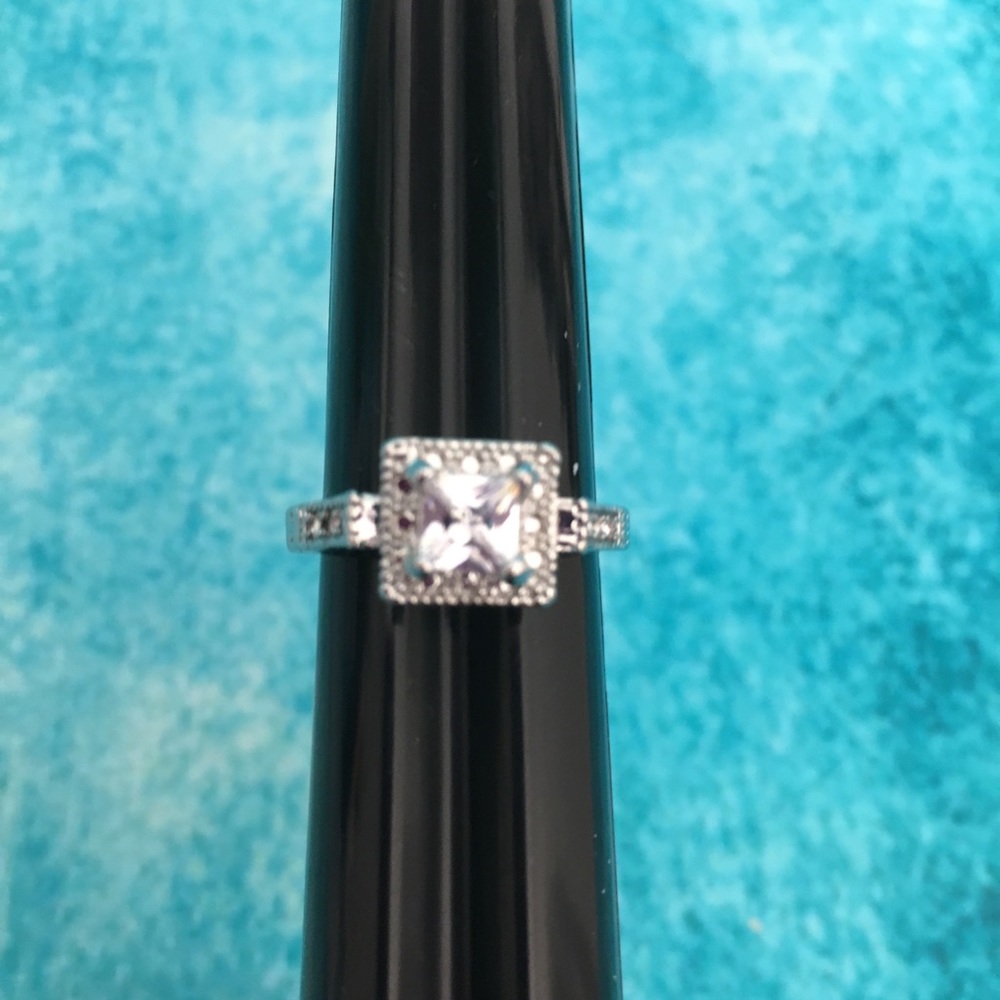 Simulated Diamond Cocktail Ring - image 3